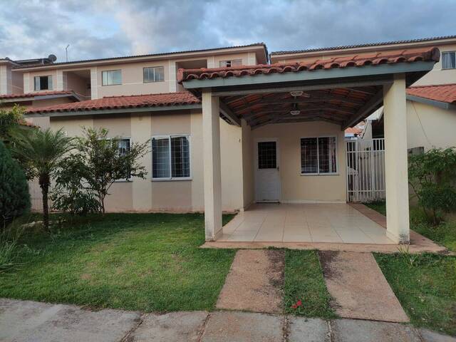 #1 - Casa para Venda em Luziânia - GO - 3