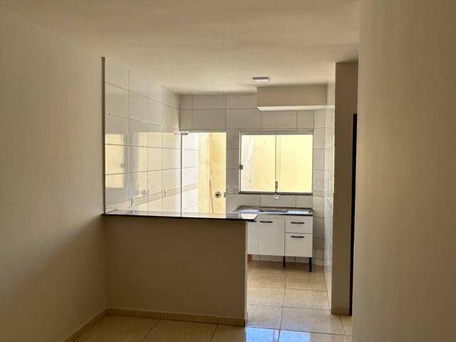 #10 - Apartamento para Venda em Cidade Ocidental - GO - 3